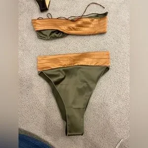 【OSEREE】twist-front recycled stretch-satin ビキニ Oseree + Twist-Front Recycled Stretch-Satin Bikini